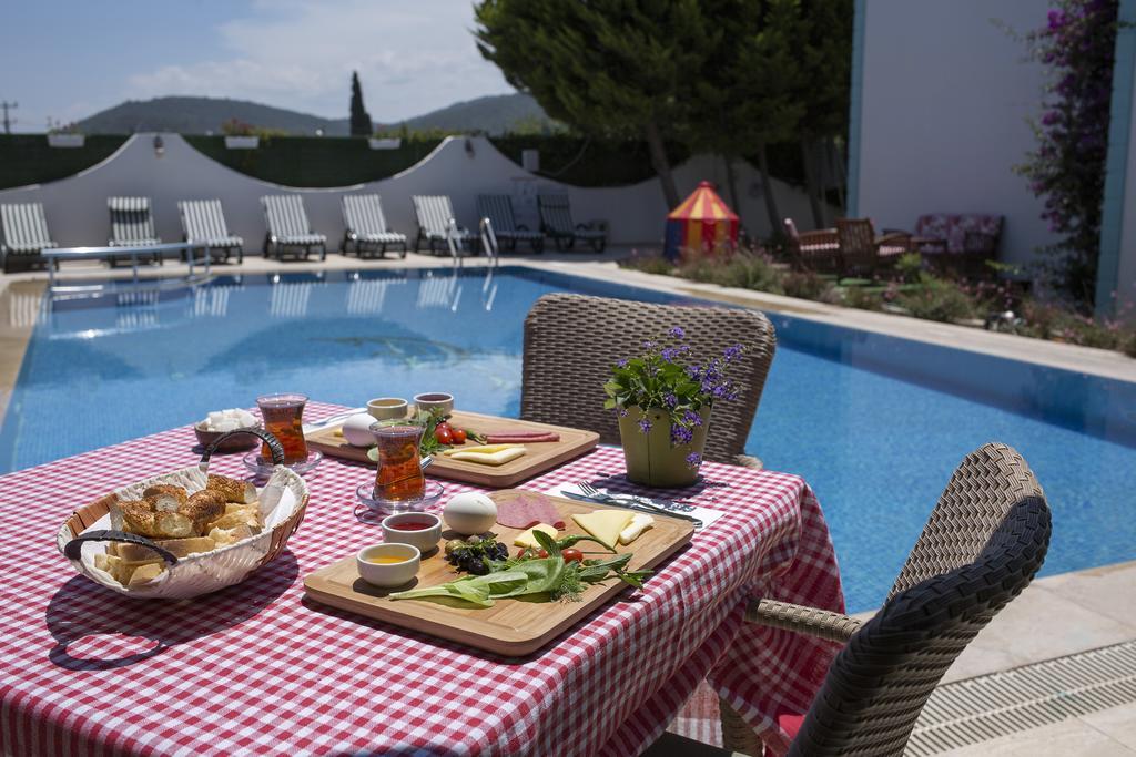 Istanbul Hotel Bodrum ทูร์คบูคู ภายนอก รูปภาพ