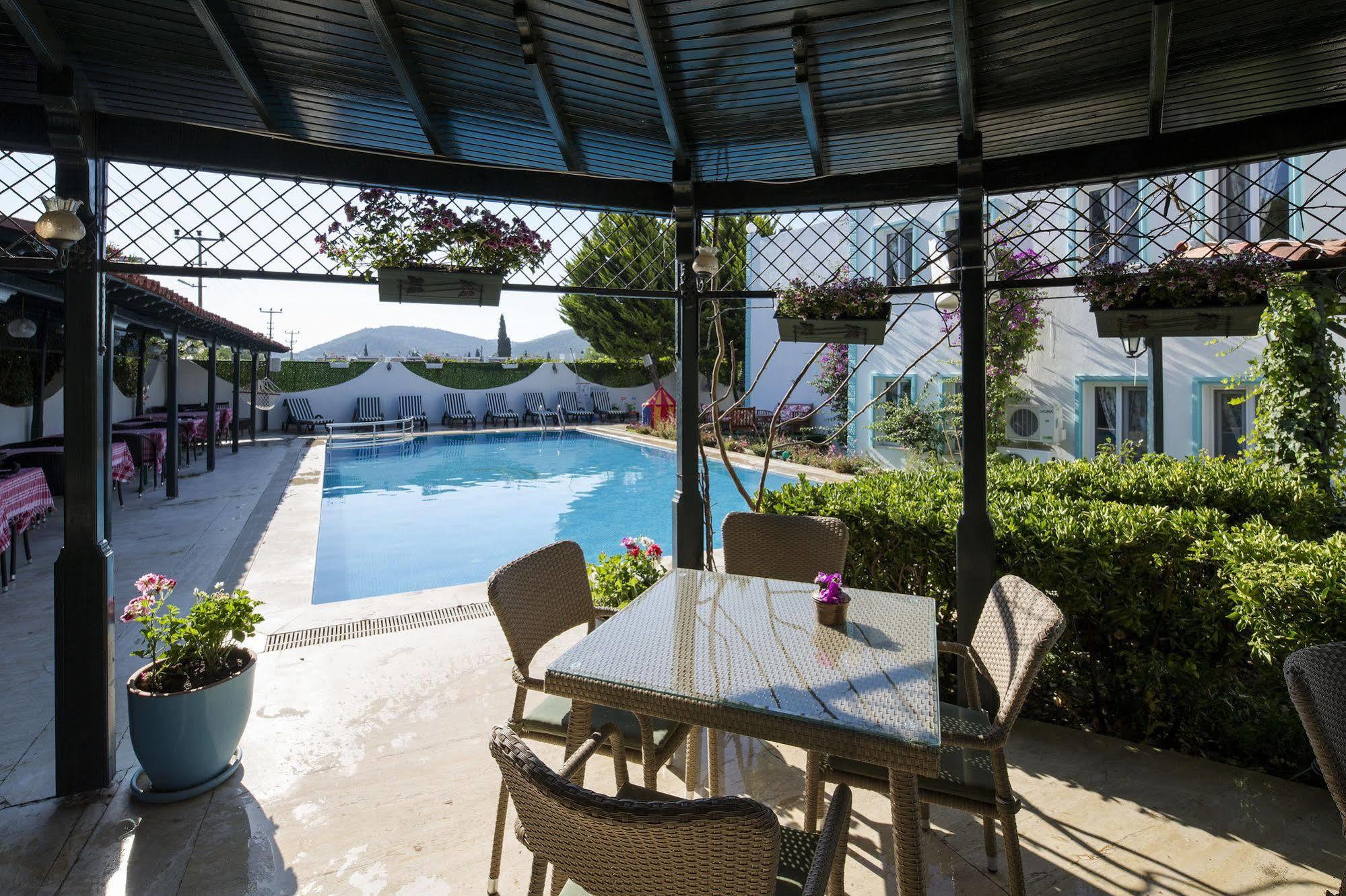 Istanbul Hotel Bodrum ทูร์คบูคู ภายนอก รูปภาพ
