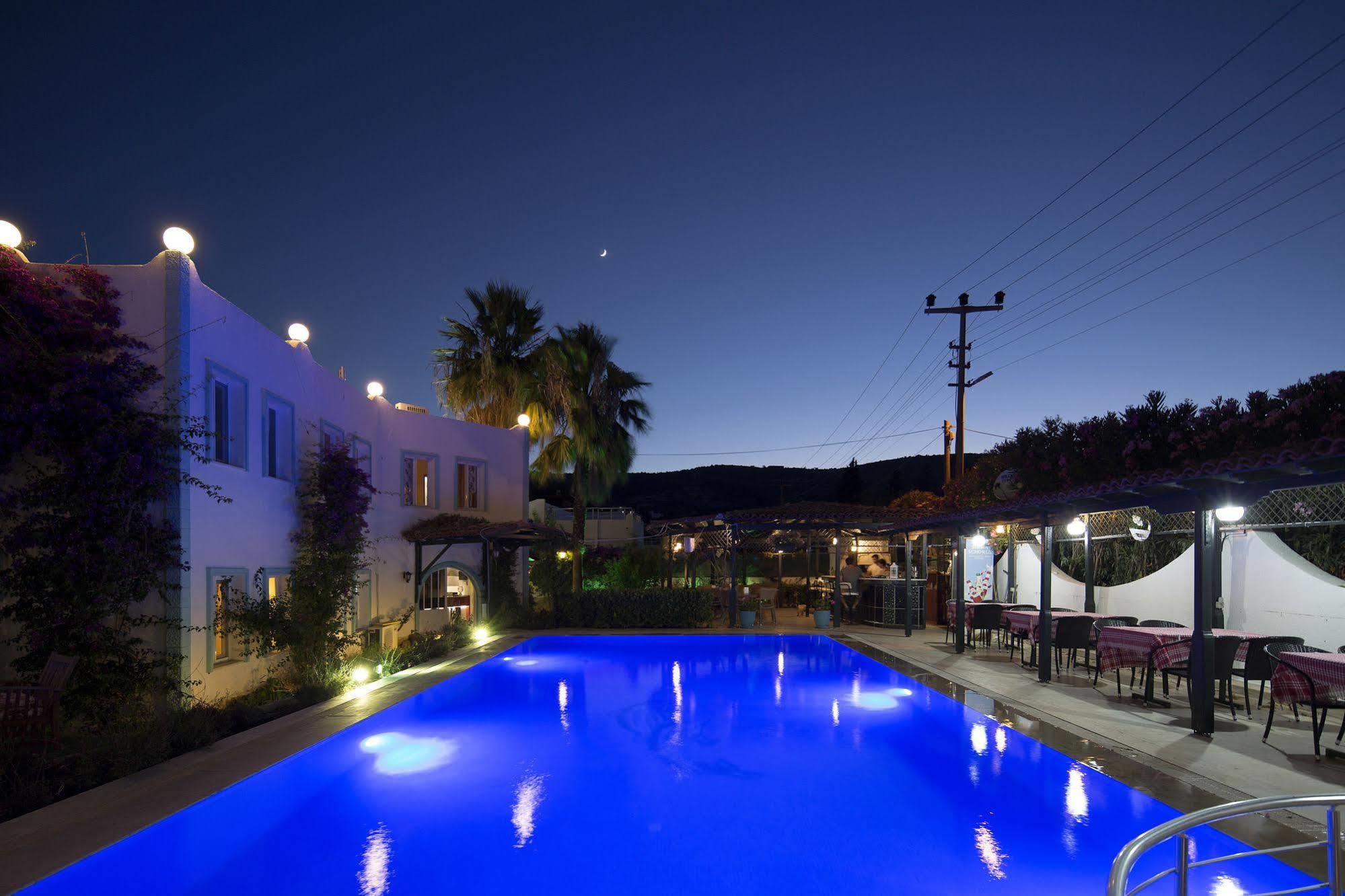 Istanbul Hotel Bodrum ทูร์คบูคู ภายนอก รูปภาพ